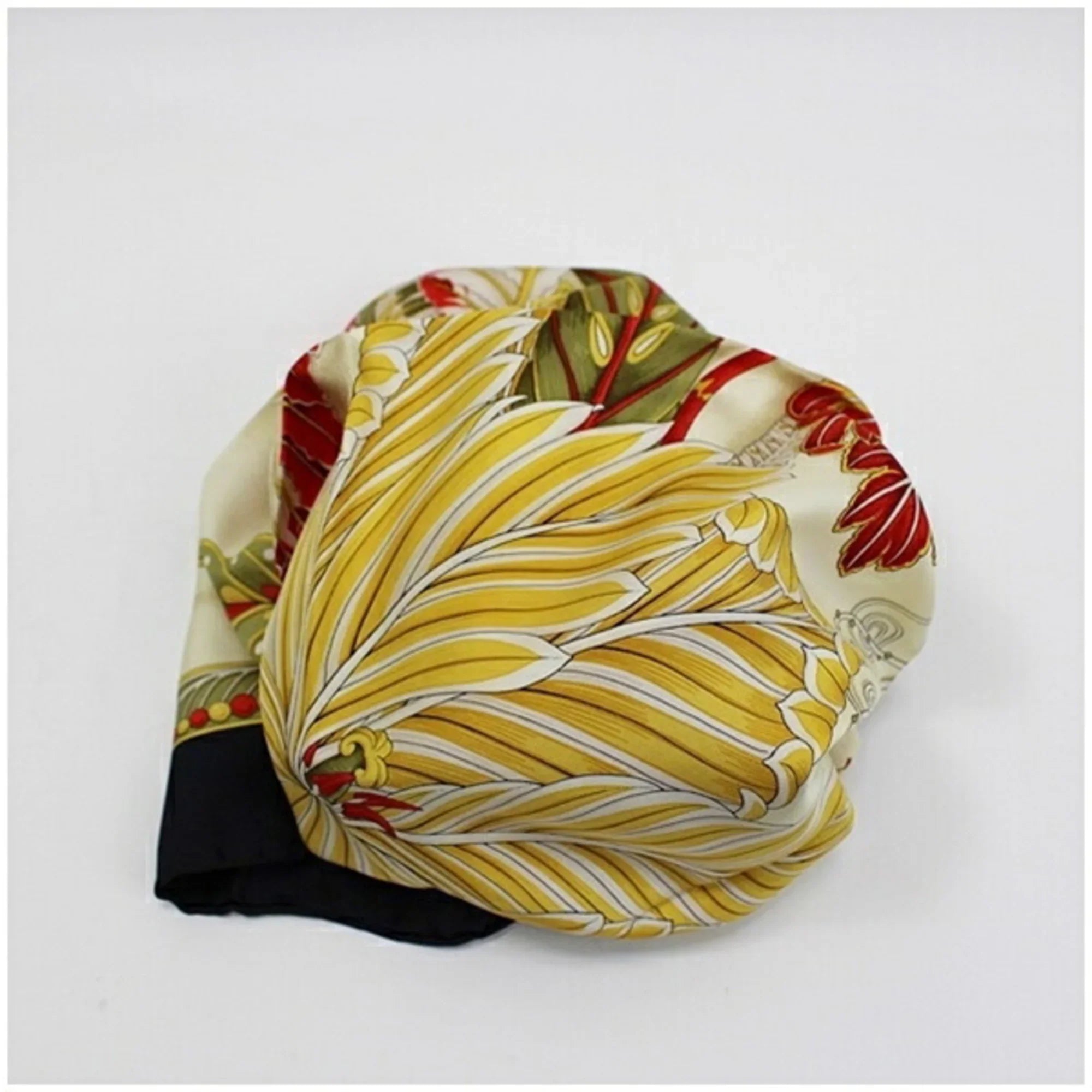 Pre-Owned Salvatore Ferragamo Scarf Muffler Black x Multicolor Women's (Good)