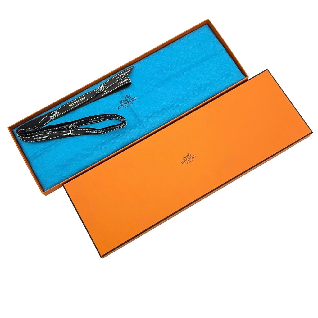 Pre-Owned  Hermes scarf triangle triangular cashmere silk blue ladies (Like New)