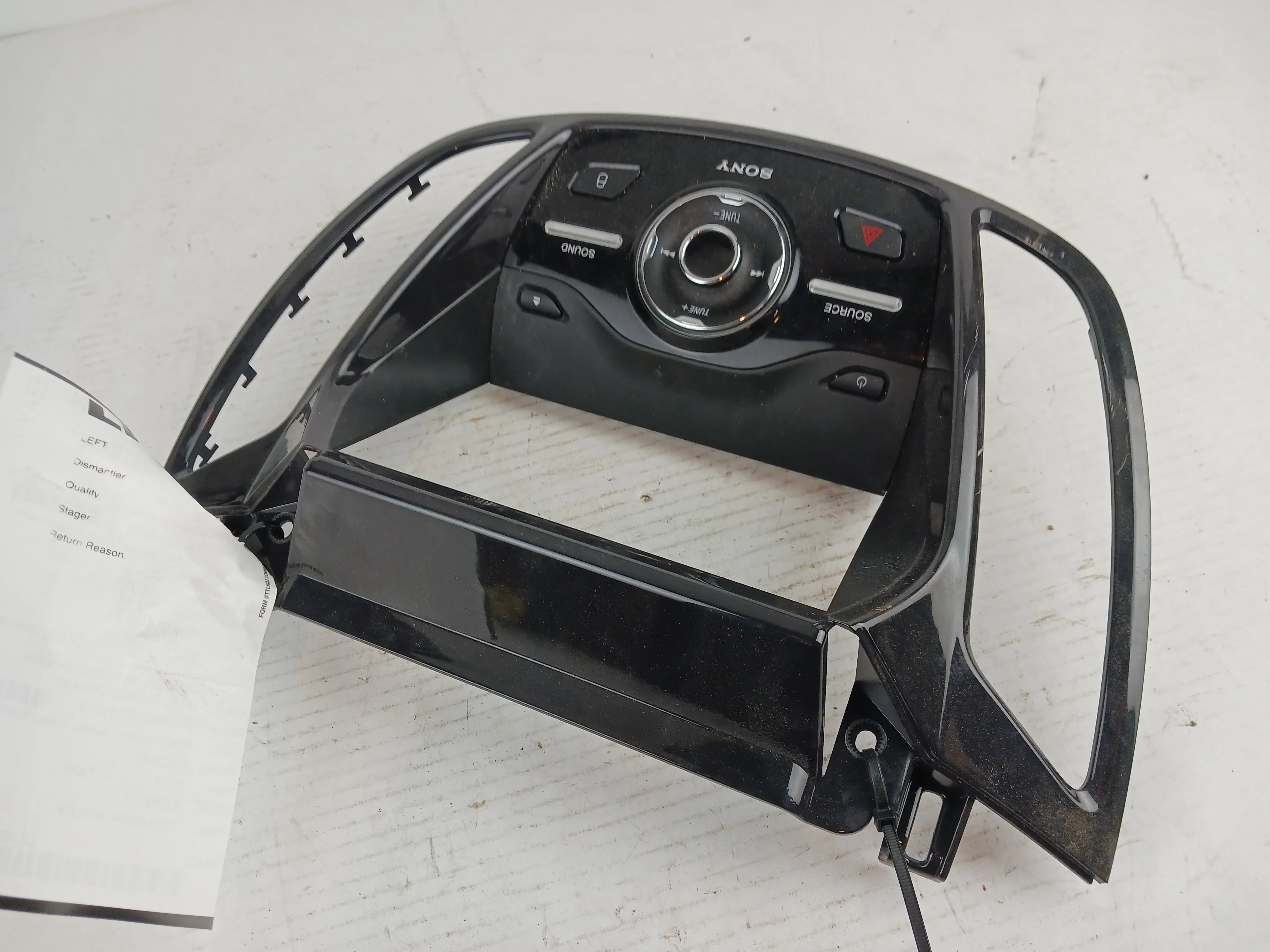 Pre-Owned 2013 Ford Escape Sony Radio Control Panel  (Good)