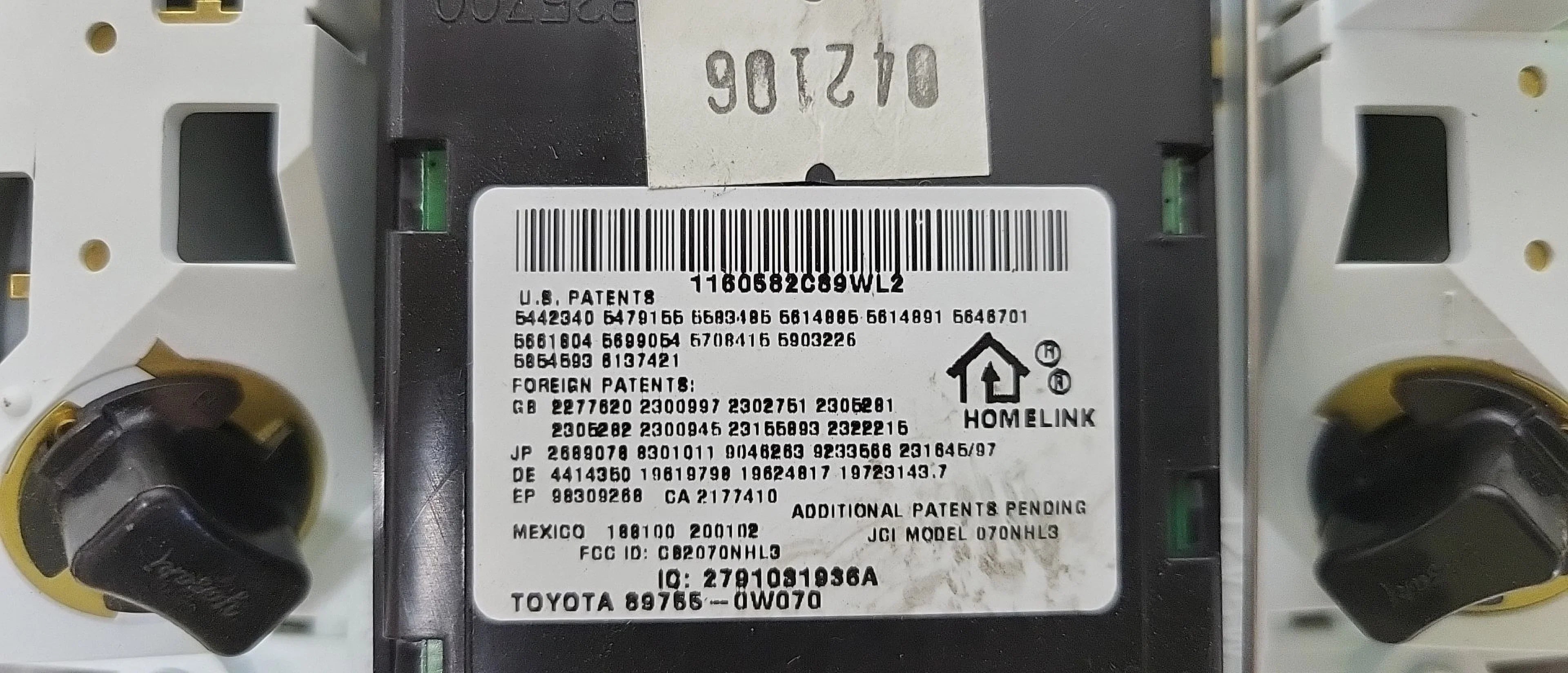 Pre-Owned 06 2006 Toyota Highlander Overhead Roof Console with Garage Door Opener  (Good)