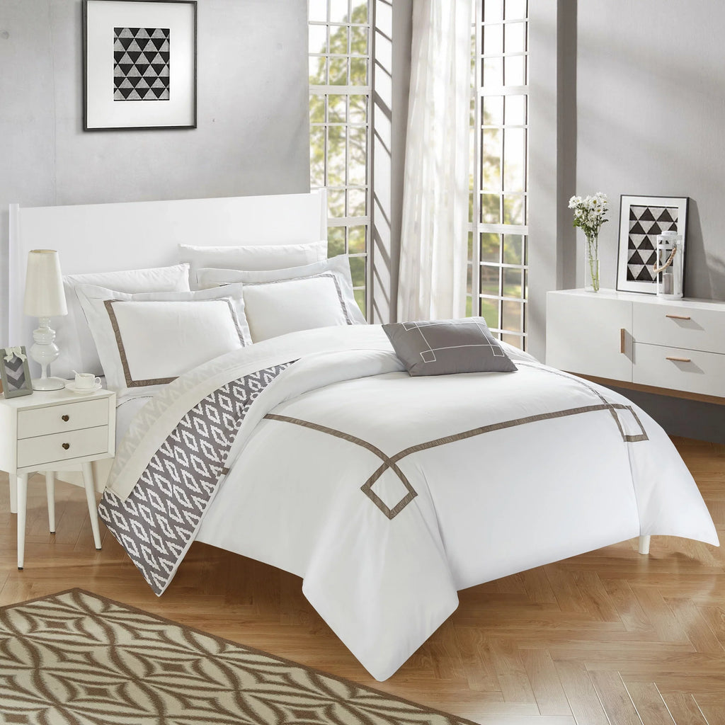 Chic Home 4 Piece Kendall Contemporary Greek Key Embroidered Reversible King Duvet Cover Set Aqua Shams and Decorative Pillows Included