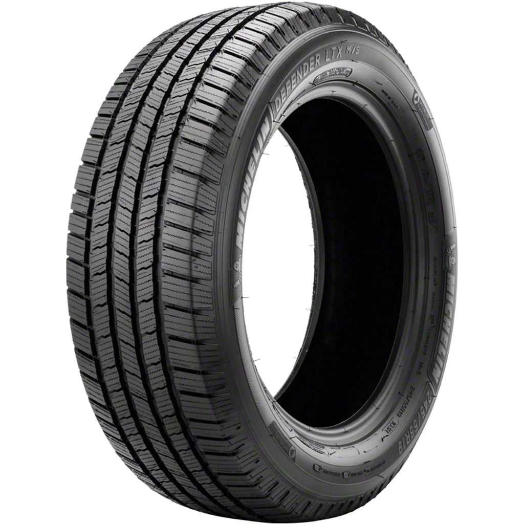 Michelin Defender  / All Season 265/65R17 112T Light Truck Tire