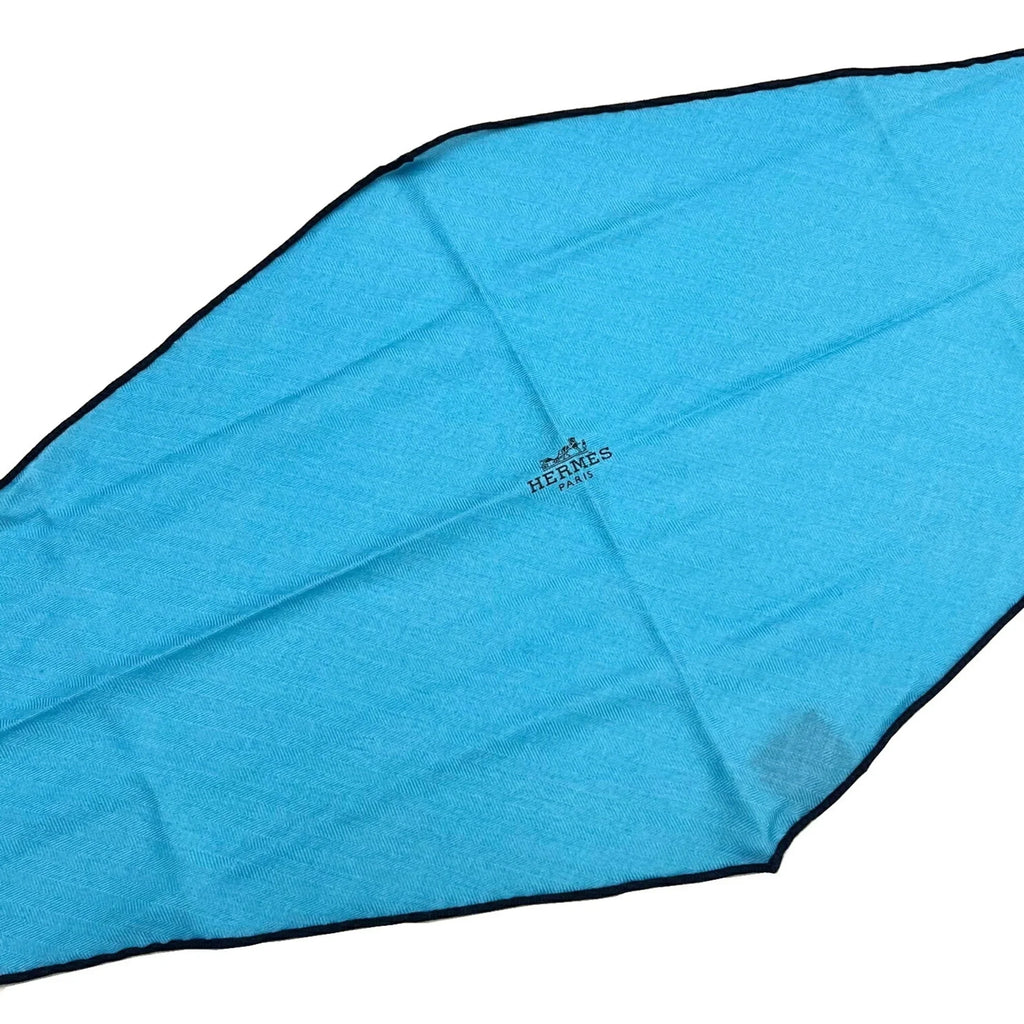 Pre-Owned  Hermes scarf triangle triangular cashmere silk blue ladies (Like New)