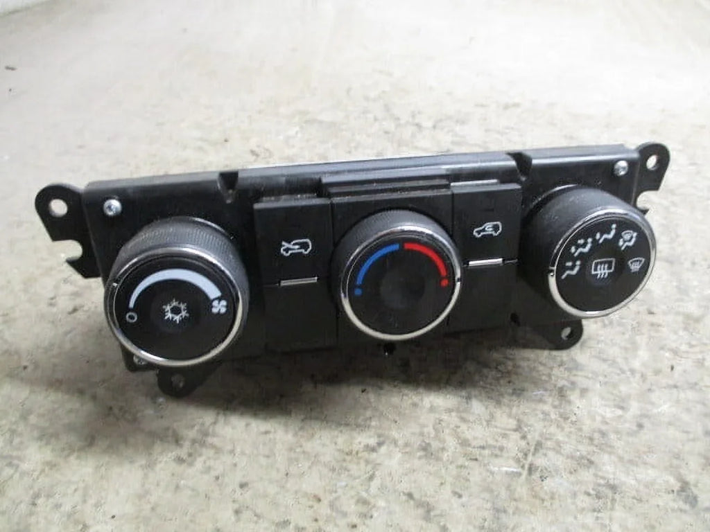 Pre-Owned Saturn Vue Manual Climate  Heater Temperature Control   (Good)