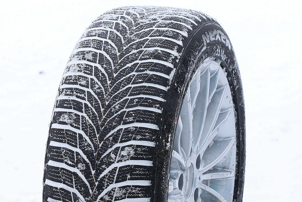 Nexen Winguard Sport 2 Winter 215/45R17 91V  Passenger Tire