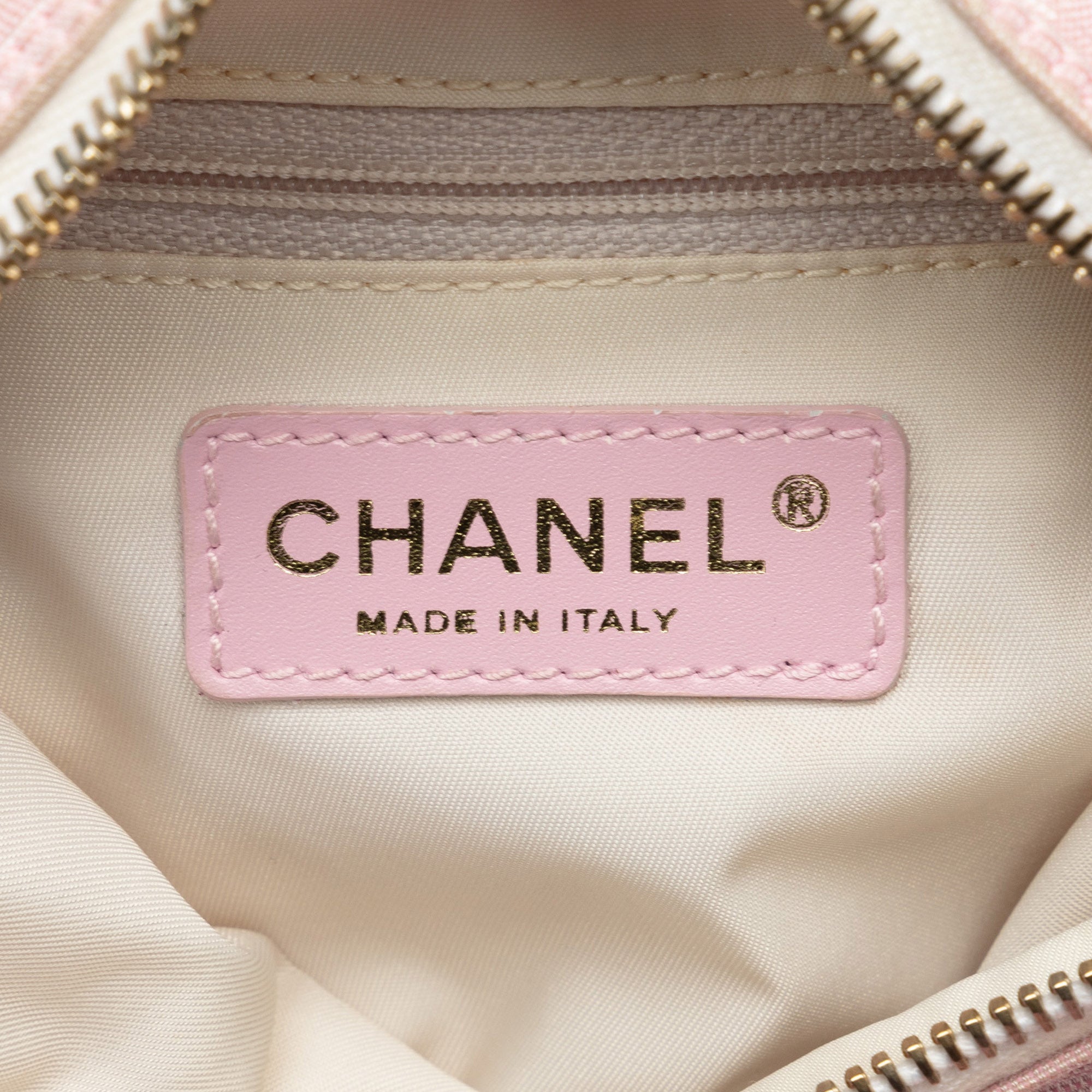 Pre-Owned Authenticated Chanel New Travel Line Handbag Nylon Fabric Pink Top HandleBag Unisex (Good)